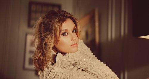 Ella Henderson Announces 2022 UK Tour, Here’s How to Get Tickets