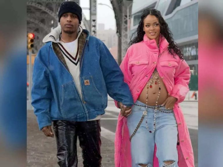 Singer Rihanna Is Expecting First Baby with A$AP Rocky