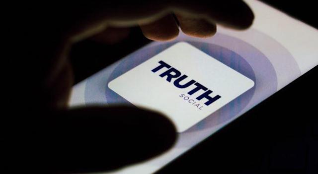 Trump’s Social App ‘TRUTH’ Debuts on Apple Store